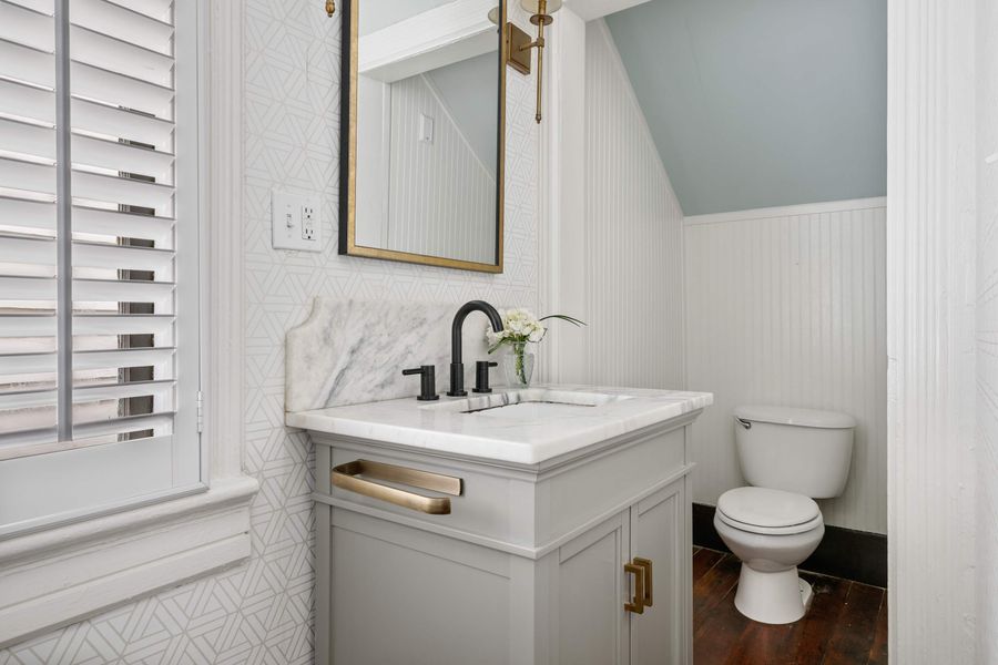 Bathroom 1: Walk-in shower
