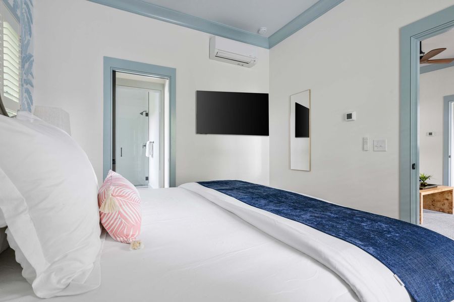 Bedroom 4: King Bed + TV