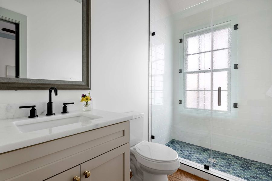 Bathroom 4: Walk-in shower