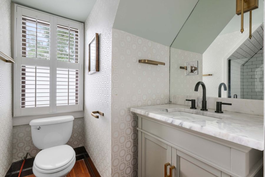 Bathroom 6: Walk-in shower