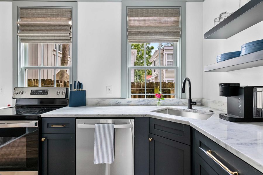 Fully equipped kitchen 3