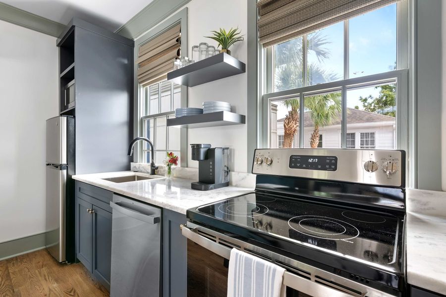 Fully equipped kitchen 4