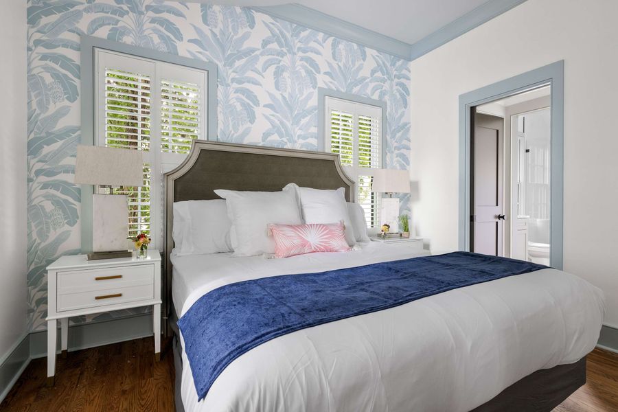 Bedroom 17: King Bed + En Suite