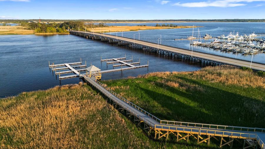 Enjoy the tranquil waters and wildlife. Reservation includes a private boat slip for your stay!