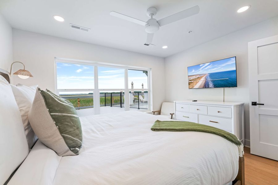 Bedroom 1: King Bed + TV 