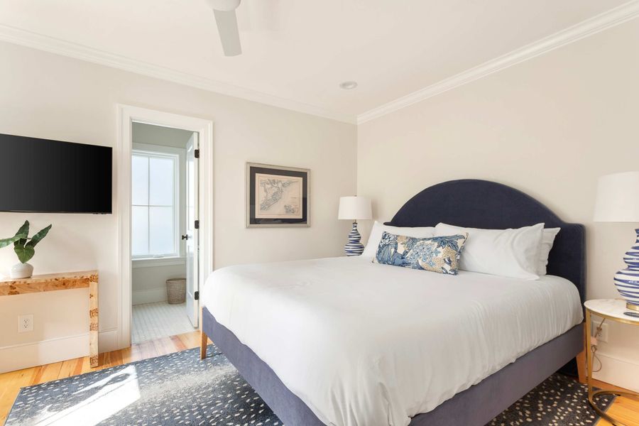 Bedroom 6: King Bed + TV + Kitchenette 