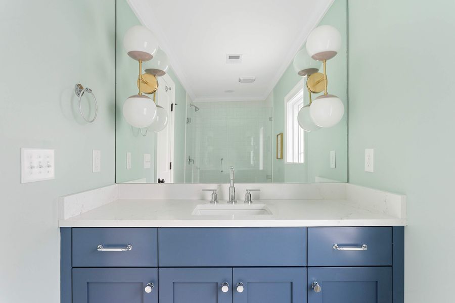 Bathroom 3: Walk-in Shower 