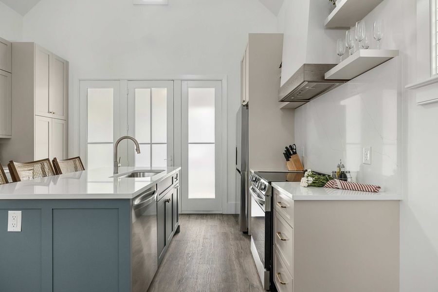 Fully equipped kitchen with island seating 
