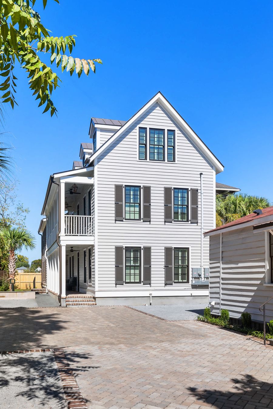 Welcome to The Inns! 9 bedroom, 8.5 bathroom entire Charleston Victorian! Largest rental in Downtown Charleston! 