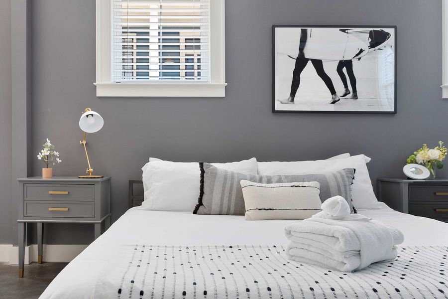 Spacious suite with a King Bed 