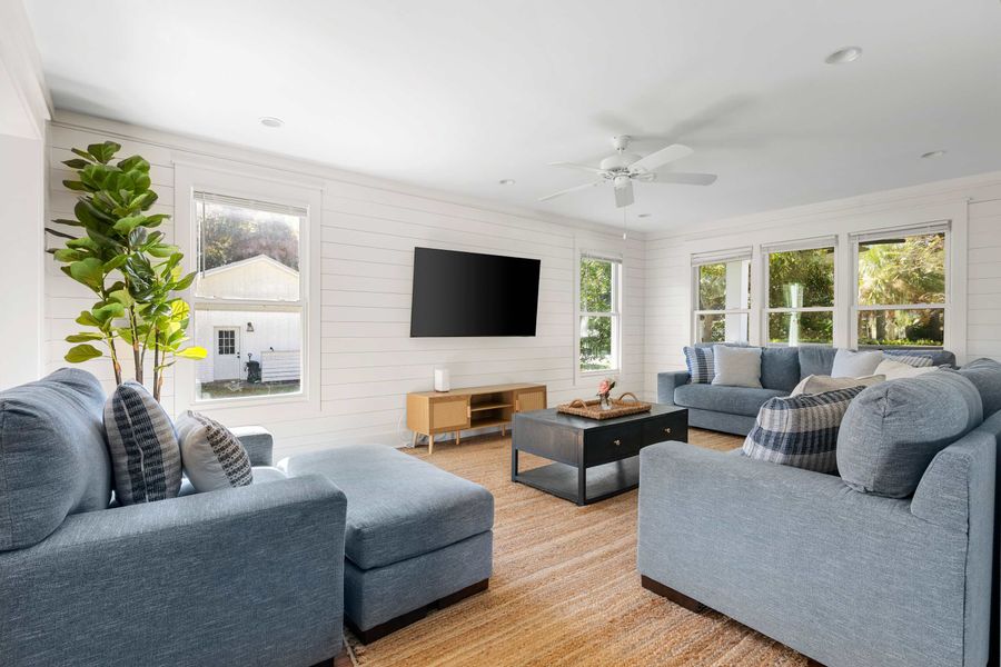 Spacious living room with plenty of seating for your group