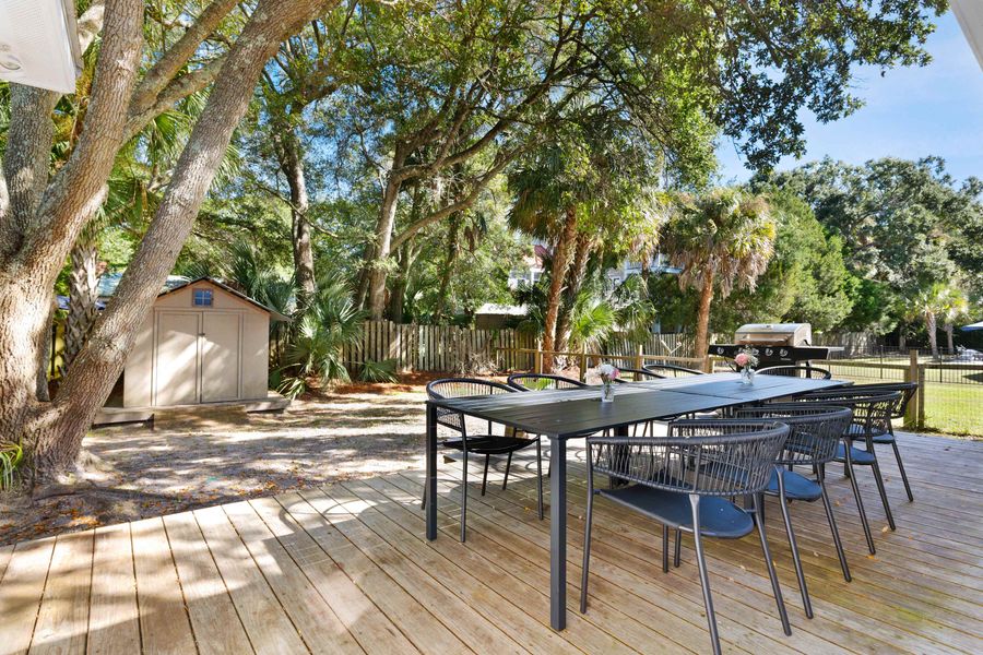 Plenty of outdoor space + seating and dining!