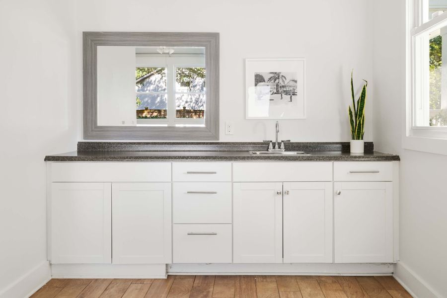 Kitchenette in Bedroom 1