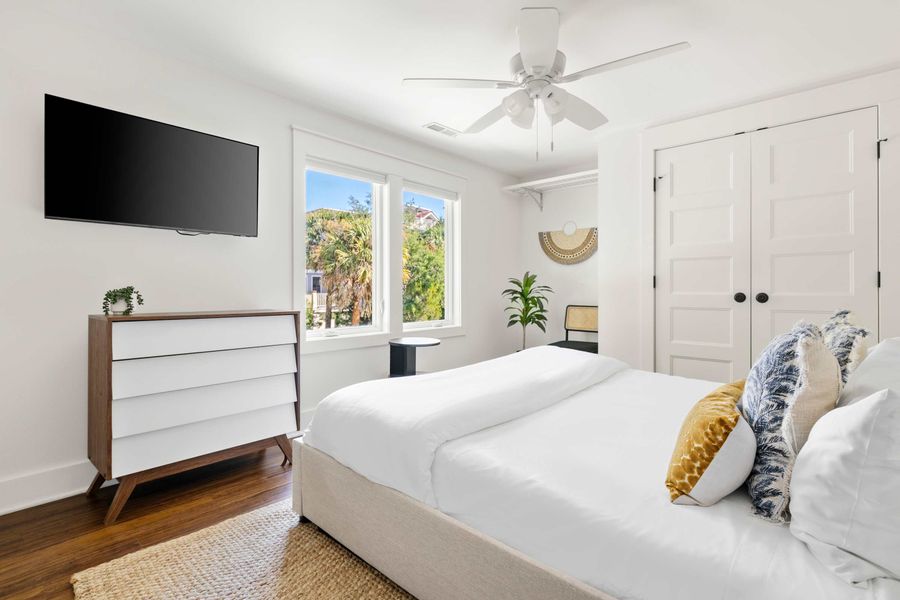 Bedroom 4: King Bed + TV