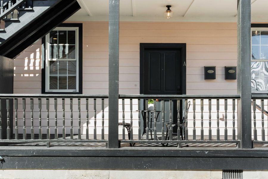 First floor veranda with seating for your group!