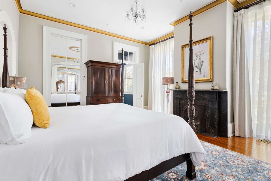 Bedroom 1: King Bed 
