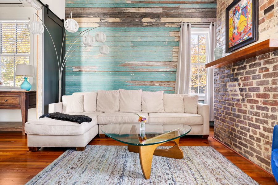 Living room with plenty of of seating for your group 
