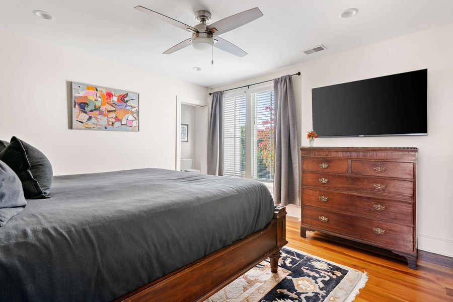 Bedroom 2: King Bed + TV 