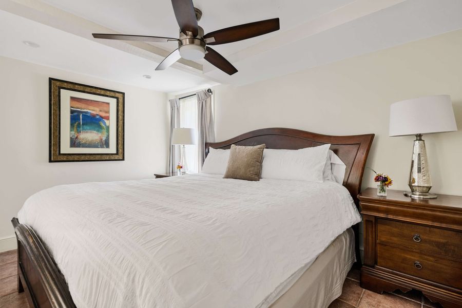 Bedroom: King Bed 