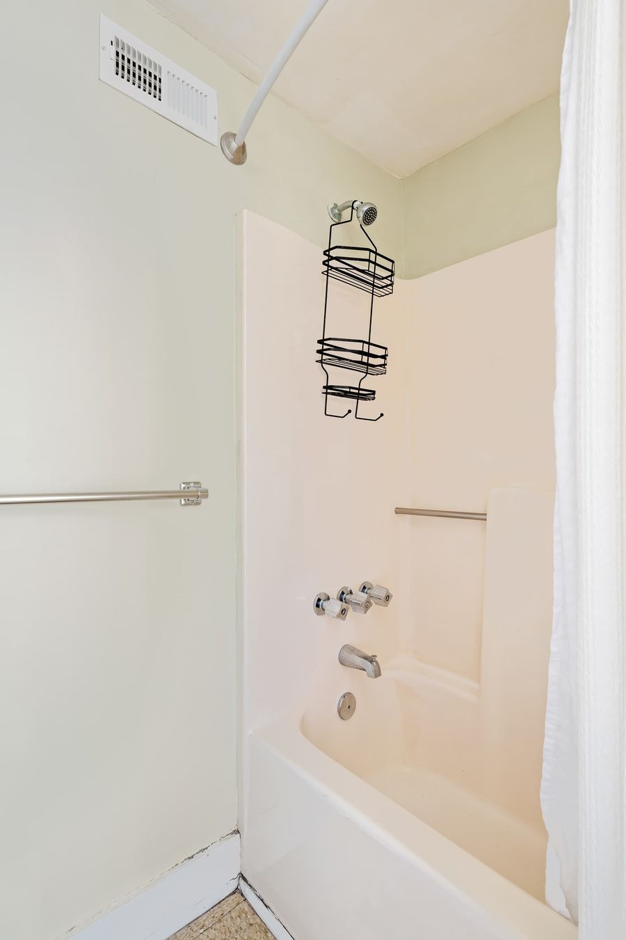 Bathroom: Walk-in Shower + Washer/Dryer 