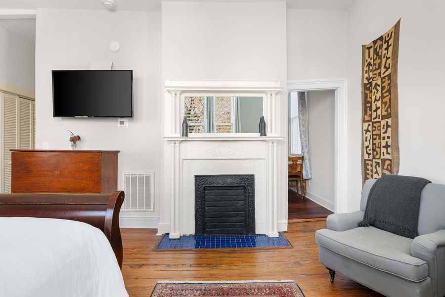 Bedroom: King Bed