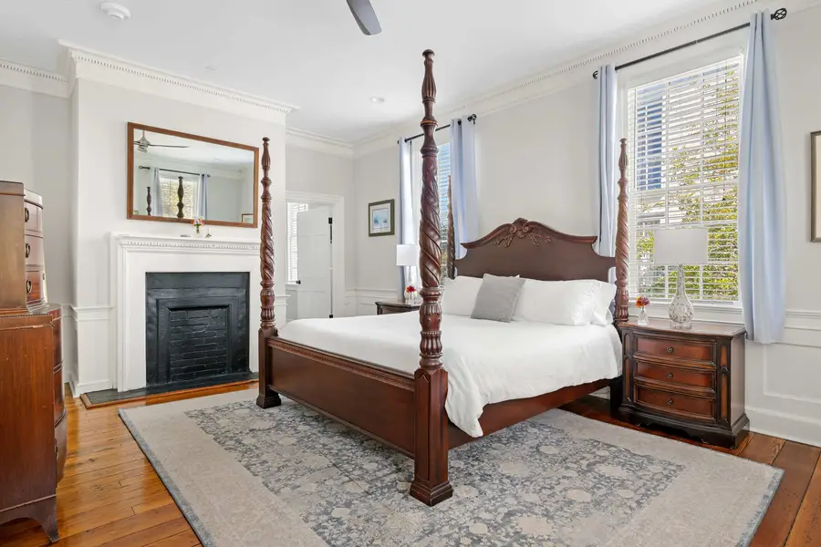 Bedroom: King Bed