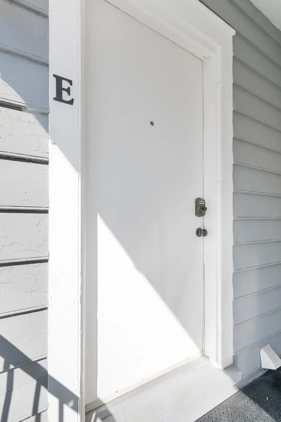 Private entrance to the unit