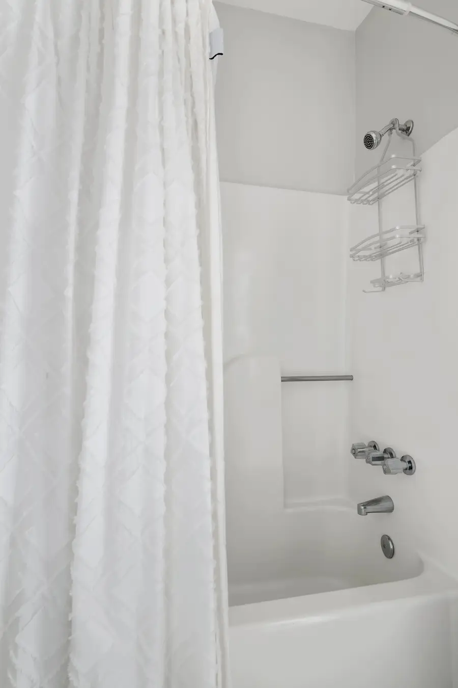 Bathroom: Walk-in Shower