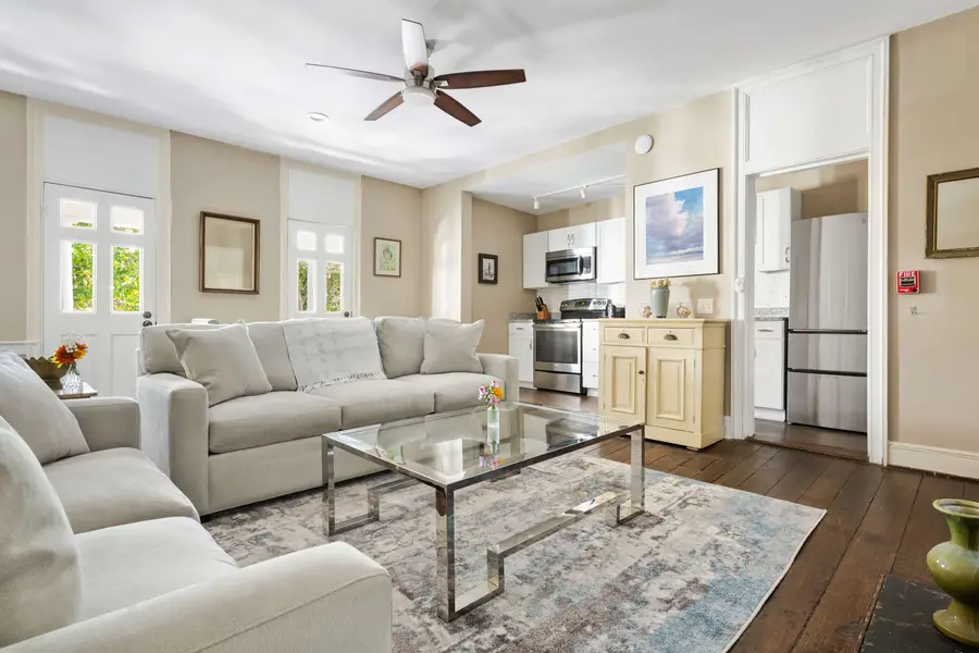 Spacious living room with a pull out sofa 