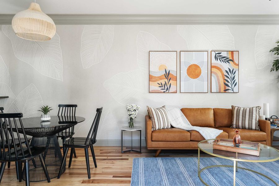 Spacious living room with seating for your group 