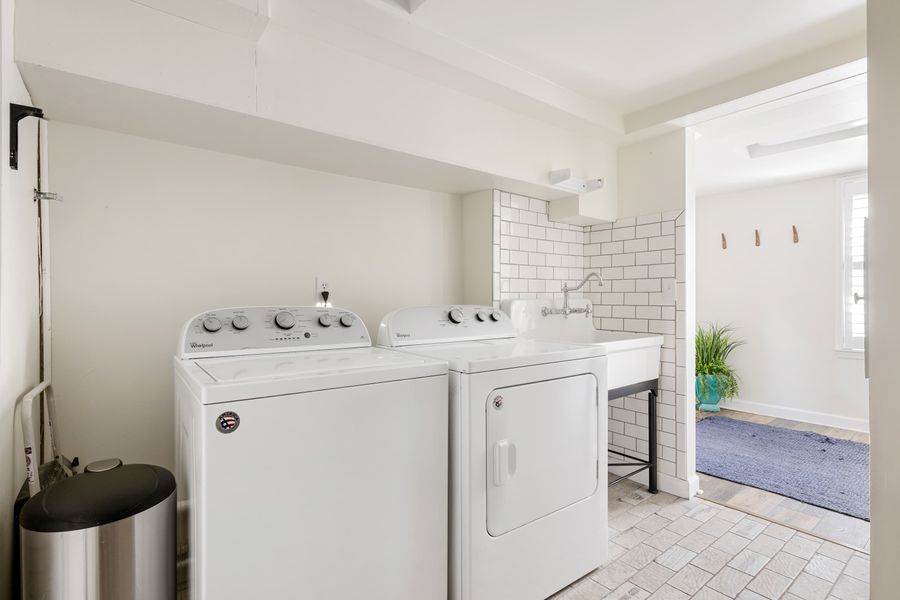 Washer + Dryer 