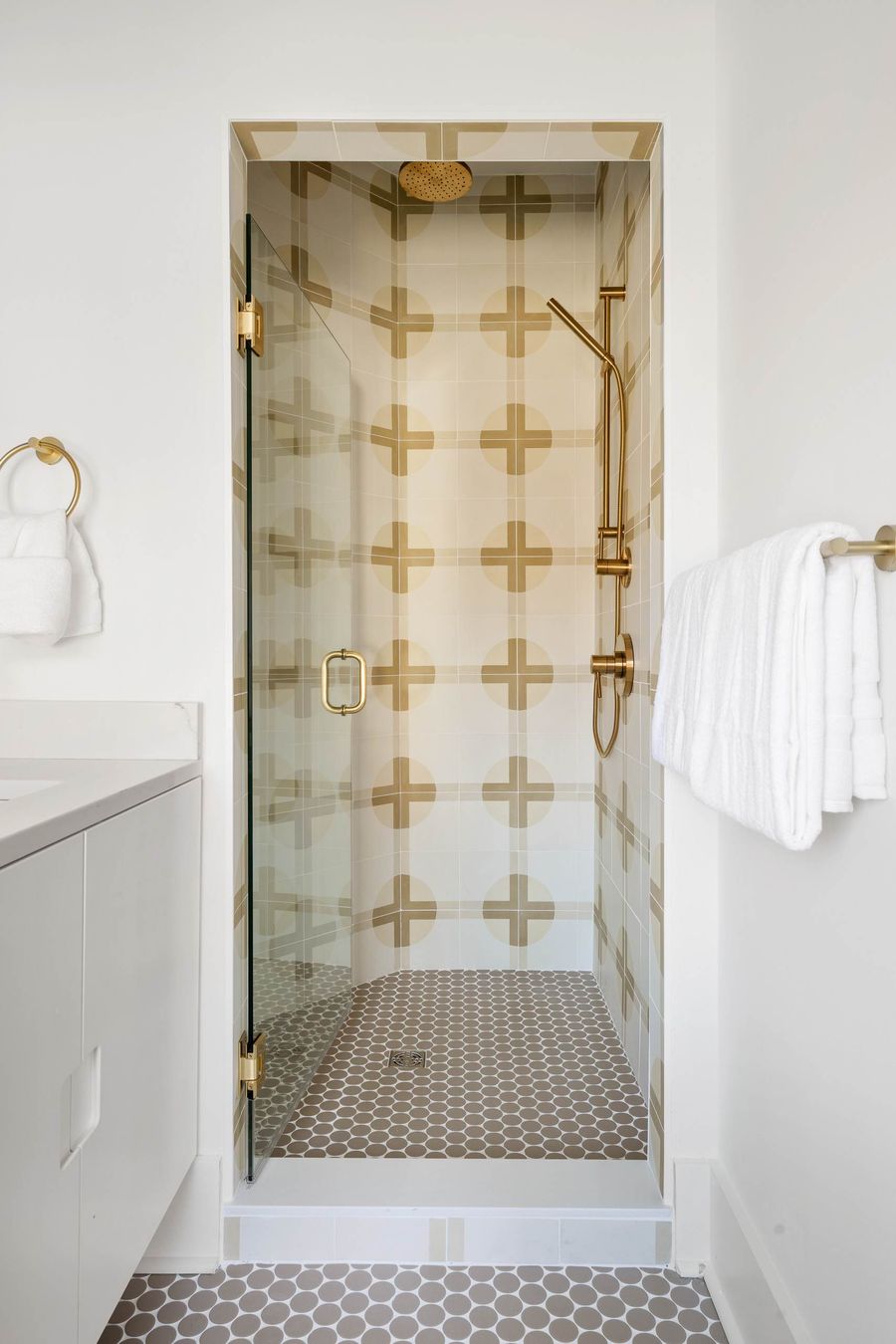 Bathroom 3: Walk-in Shower 