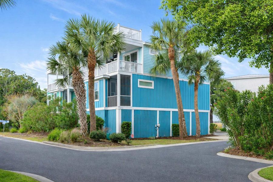 Welcome to your Folly getaway with amazing water views and a short distance to Folly Beach!