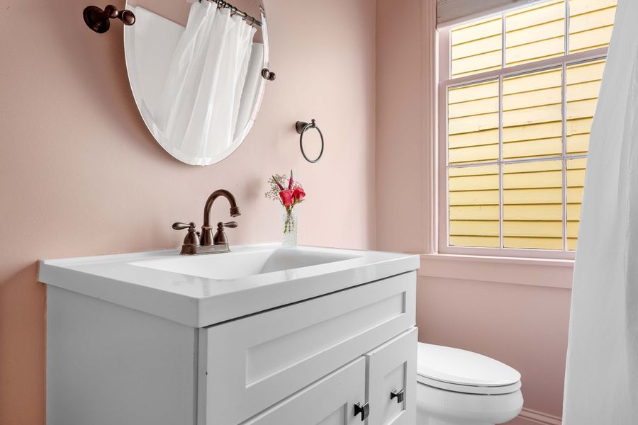 Bathroom 1: Shower/Tub