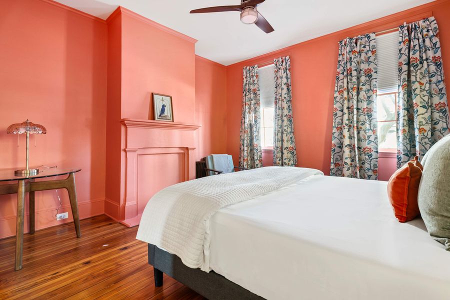 Bedroom 1: King Bed