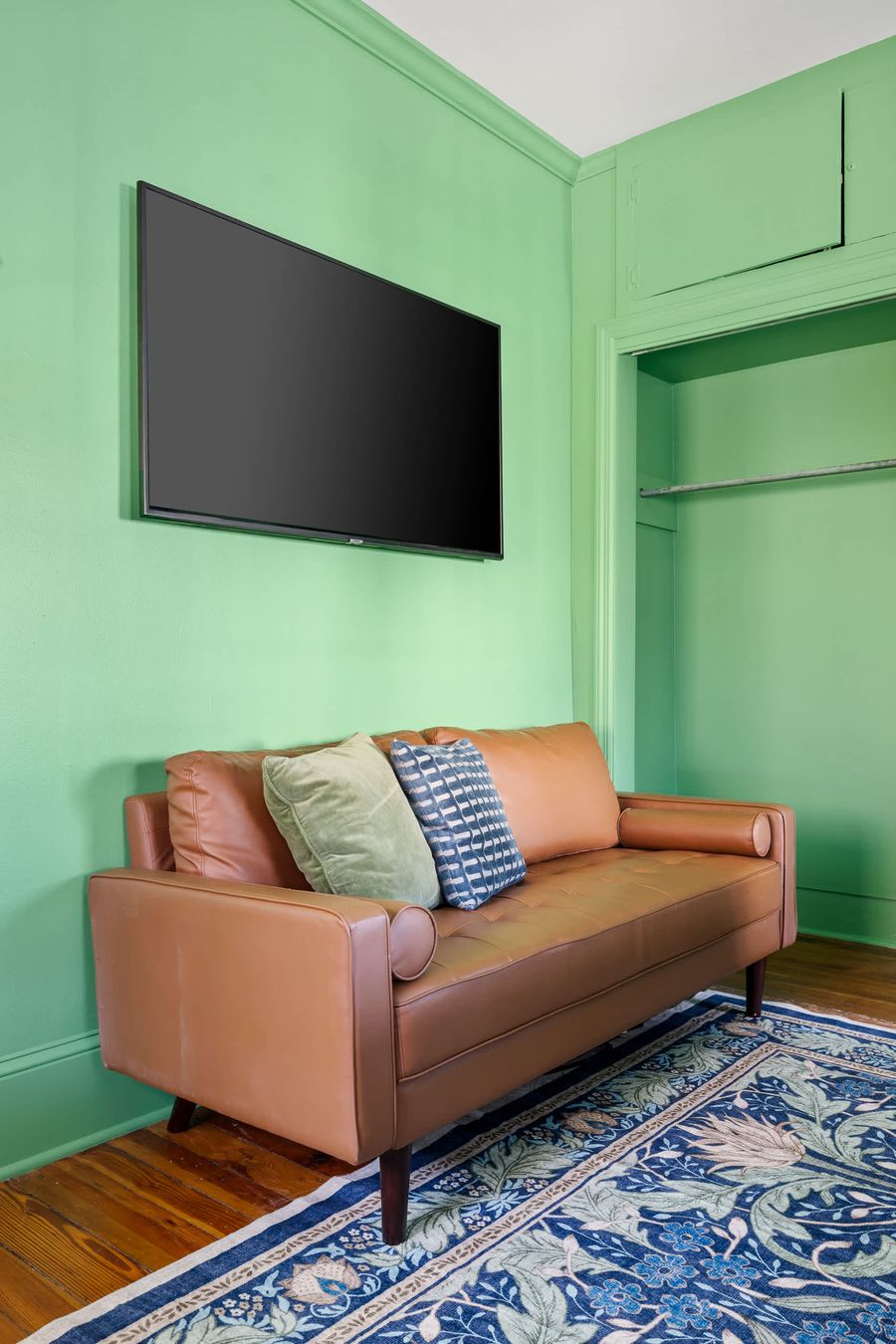 Bedroom 2: King Bed + TV 