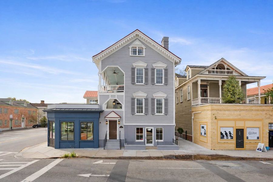 Exterior of the rental in downtown Charleston! Walk to just about anywhere on the peninsula. 