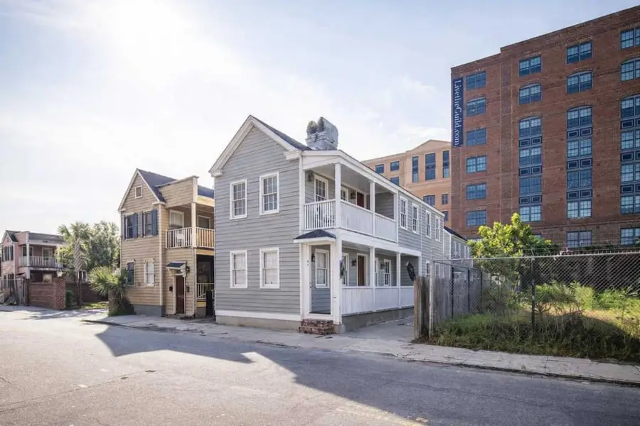 View of the front house from the street!
