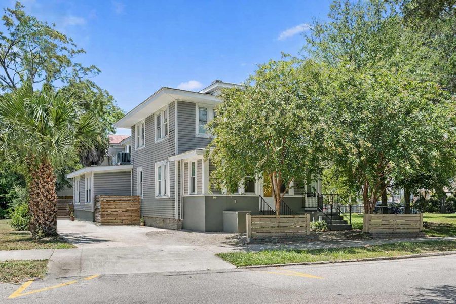Welcome to your Downtown Charleston rental! Just steps from some of the best restaurants in town! 