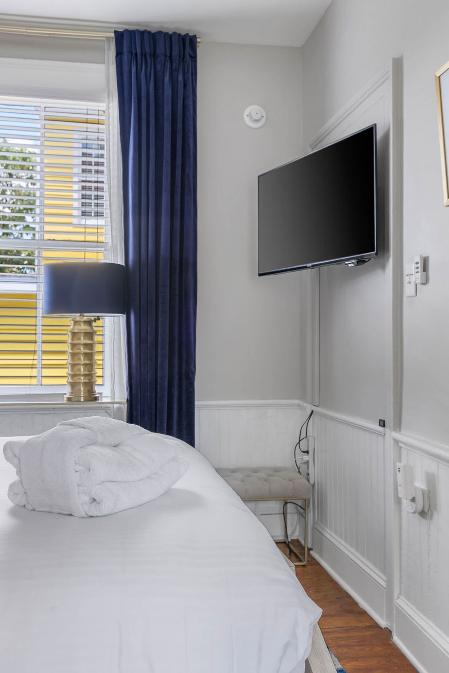 Bedroom with a Queen Bed + TV 