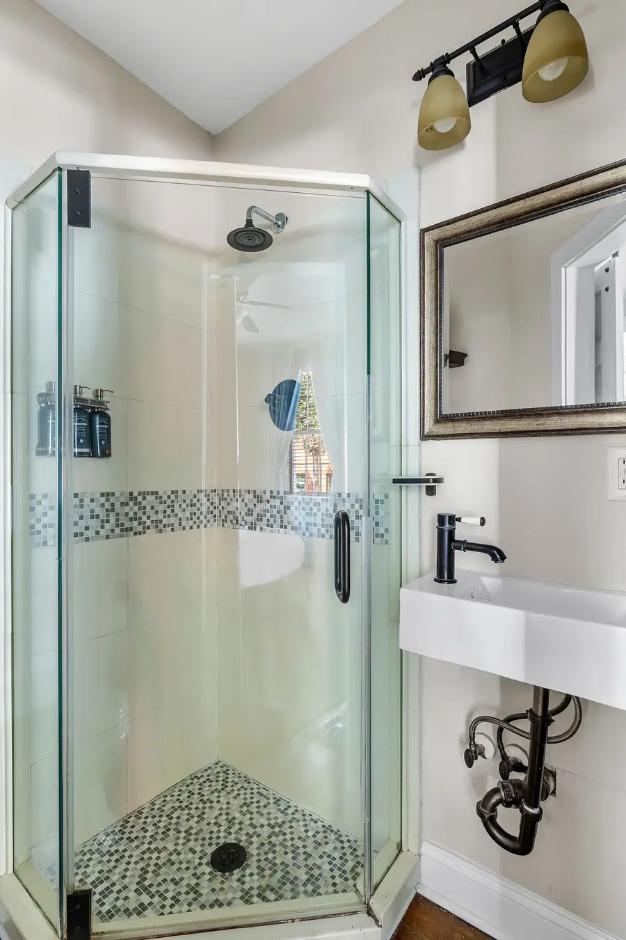 Bathroom 3: Walk-in Shower 