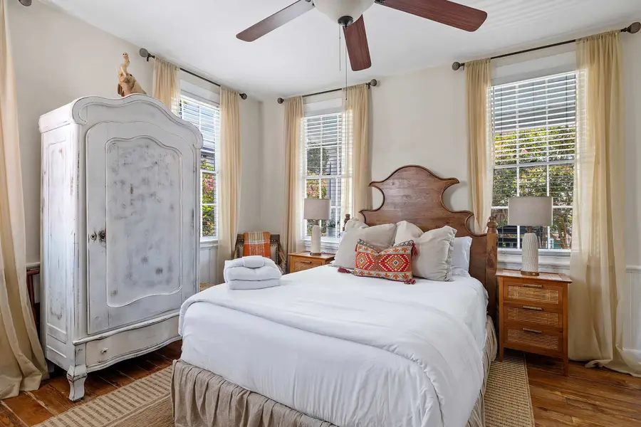 Bedroom 3: Queen Bed + En-suite + TV 