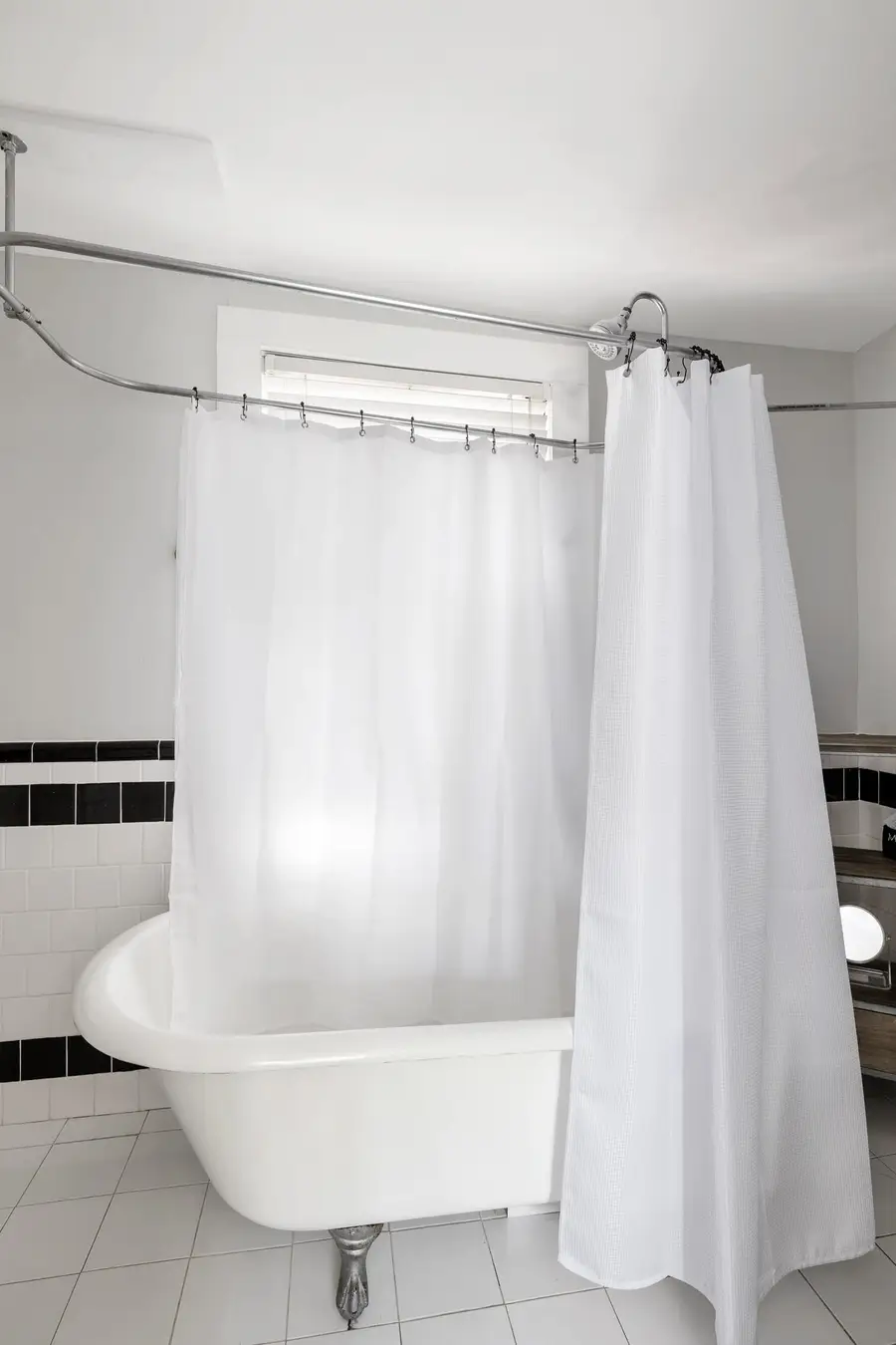 Bathroom 1: Shower/Tub