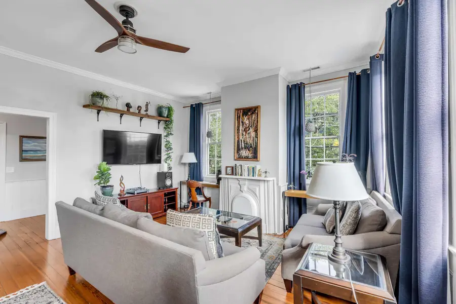 Spacious living room with seating for your entire group