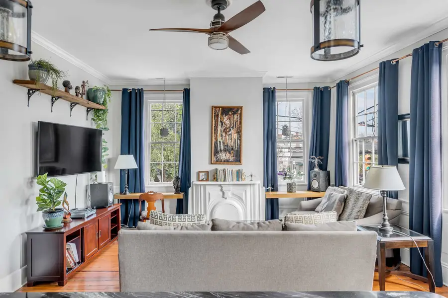 Spacious living room with seating for your entire group