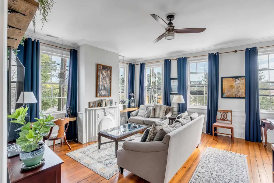 Spacious living room with seating for your entire group