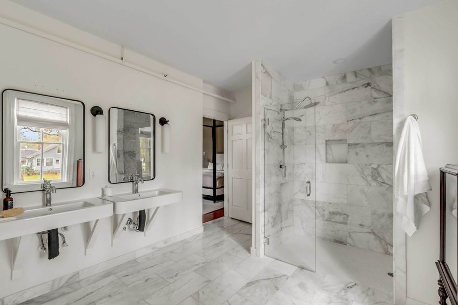 Bathroom 1: Walk-in shower