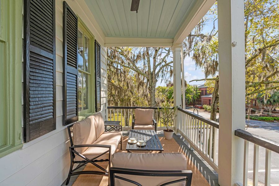 Balcony with seating