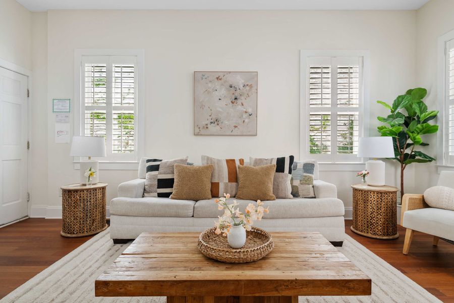 Spacious living room with queen pullout sofa