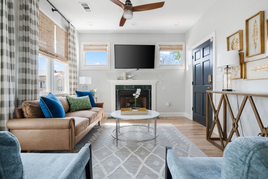 Spacious living room + TV